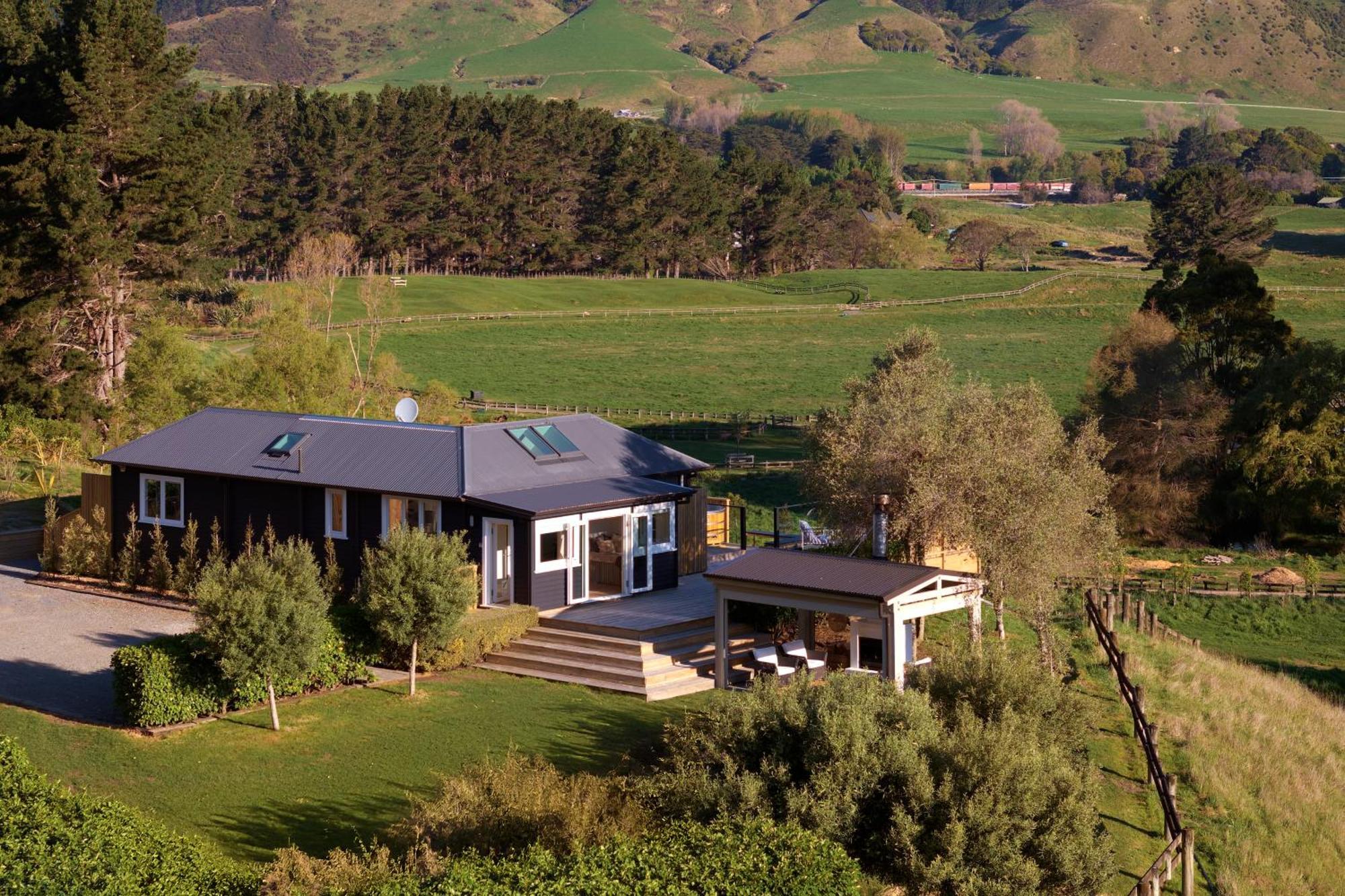 Blackwood Luxury Hideaway Holiday home Waikanae